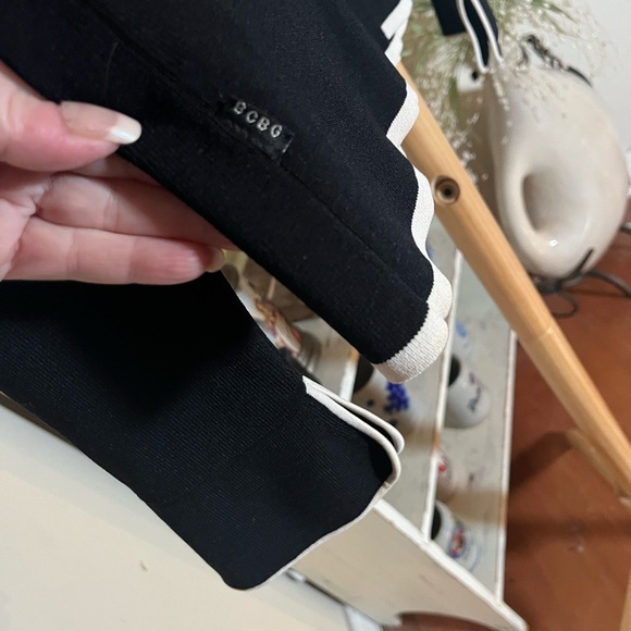 BCBGMaxAzria L GORGEOUS Black/White Cardigan BowHook/Eye Closure.Slit Bell Cuffs - Picture 6 of 6